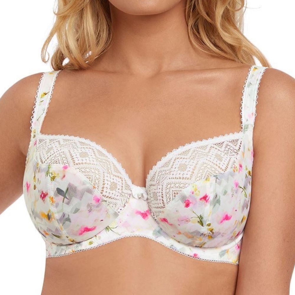 Freya Sansa plunge bra